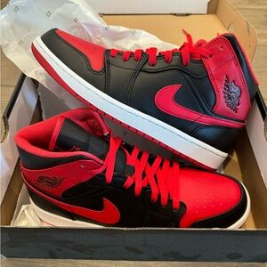 NEW in box size 10 Men’s Air Jordan 1 Mid